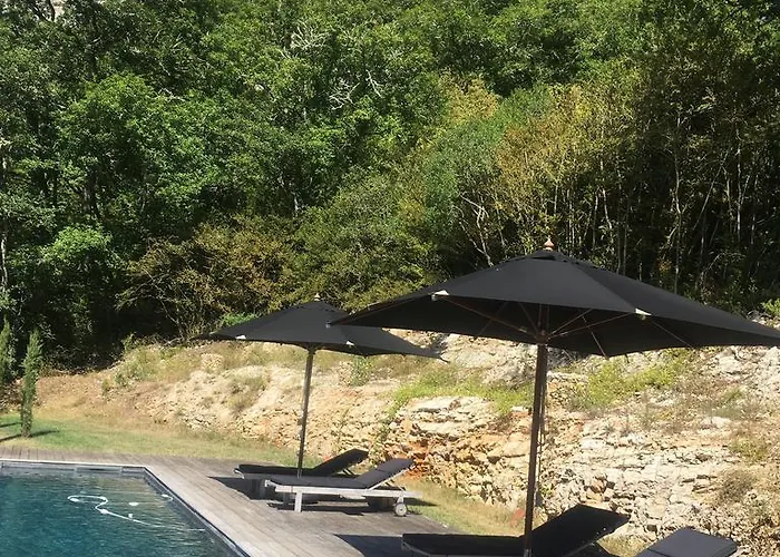 לינה וארוחת בוקר De Laval סן-סירק-להפופי