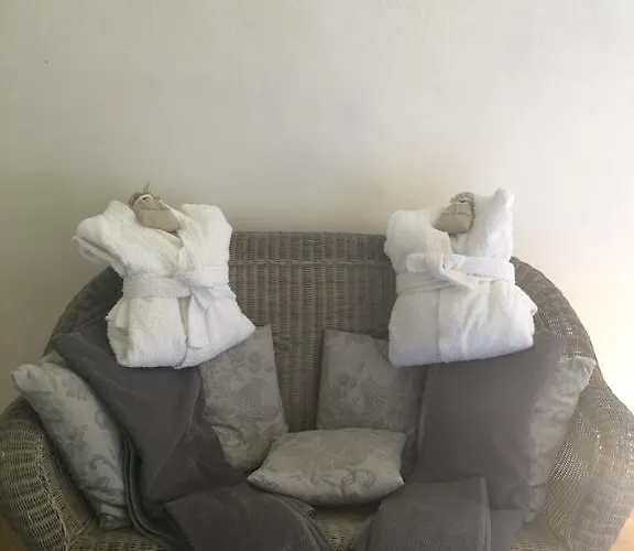 De Laval לינה וארוחת בוקר 5*